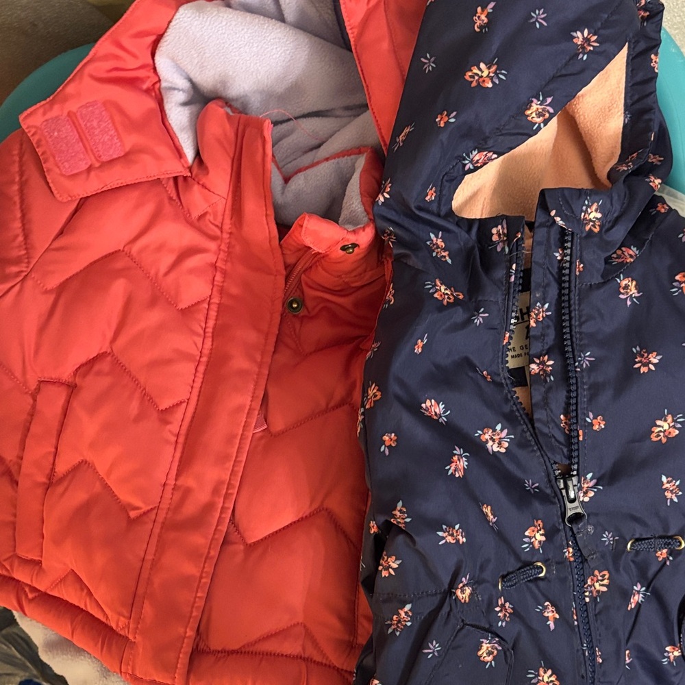 Last offer 12MO 2 COATS NAMEBRAND.
Spring & winter coats.